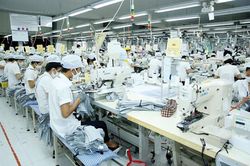 Dân số vàng sắp qua, càng lo năng suất lao động