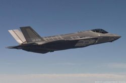 Nhật Bản nối lại hoạt động của tiêm kích tàng hình F-35
