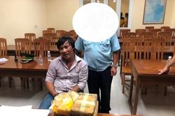 40 nghìn viên ma túy tổng hợp giấu trong 2 bình gỗ định tuồn vào Việt Nam