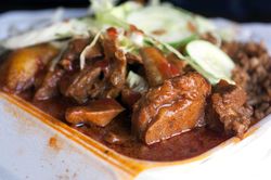 Thưởng thức ẩm thực địa phương tại khu chợ nổi tiếng ở Curacao