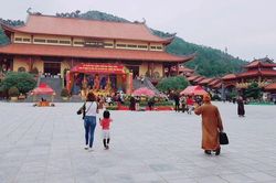 'Không phát hiện quan chức nào góp tiền xây chùa để trục lợi'