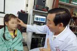 Bé gái 10 tuổi bị biến dạng khuôn mặt vì khối u đeo bám suốt 7 năm