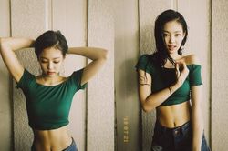 Thời trang khoe vòng eo con kiến của công chúa Kpop mới