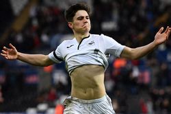 Daniel James nhận lương gấp hơn 16 lần nếu gia nhập Man United