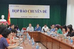 Bộ Tài chính tổ chức họp báo chuyên đề về tình hình nợ công