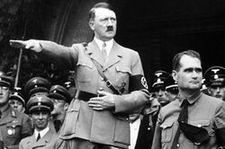 Hé lộ màn 'cầu hòa' cực sốc của Phó tướng Hitler