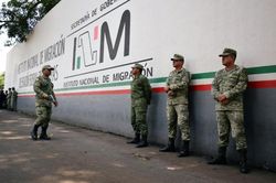 Mexico cử quân đội tới biên giới phía Nam