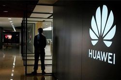 Nga tung phao cứu Huawei giữa chiến tranh thương mại