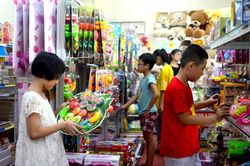Sáng suốt khi lựa chọn đồ chơi cho trẻ