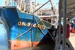 Ngư dân trình báo bị tàu Trung Quốc cướp hơn 2 tấn mực khô