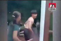 Thanh niên bị mẹ đuổi đánh ra khỏi nhà, cho tiền ép đi tán gái