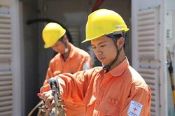 Gần 1.000 khách hàng lớn thỏa thuận với EVNNPC điều chỉnh phụ tải