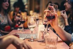 Đến nhà ra mắt gia đình bạn gái, nam thanh niên phát hiện đã từng lui tới ngôi nhà này và hối hận về việc làm với mẹ người yêu