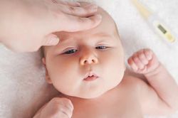 Những lưu ý quan trọng để trẻ không tử vong vì sốt