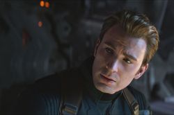 Ông già Captain America từng xuất hiện trong tang lễ của Peggy Carter?