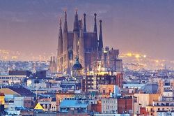 Nhà thờ Sagrada Familia của Barcelona cuối cùng cũng được cấp phép xây dựng sau… 137 năm