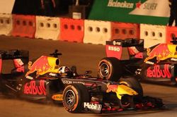 Chiêm ngưỡng siêu xe F1 Ferrari ngay tại phố đi bộ Hồ Gươm