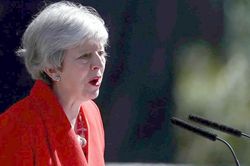 Bà Theresa May và một di sản bị Brexit 'đánh chìm'