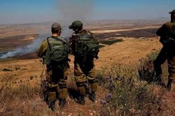 Quân đội Syria nổ súng vào lãnh thổ Israel