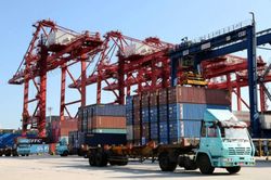 Mỹ lùi thời hạn đánh tiếp thuế hàng Trung Quốc