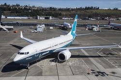 Boeing hoãn khắc phục lỗi đèn cảnh báo phi công của máy bay 737 Max từ 2017