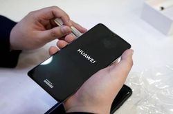 Điện thoại Huawei sẽ không cài được ứng dụng Facebook nữa