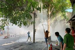Trụ điện bỗng nhiên bốc cháy