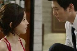Con gái mách bố hay nhắn tin với cô giáo, vợ tìm hiểu ngay để ngăn chặn hậu họa thì sự thật lại tréo ngoe thế này