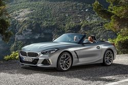 Gấp rưỡi giá sàn, BMW Z4 2019 bản 'full đồ' có gì đặc biệt?