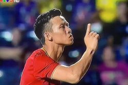 Hành động 'lạ' của đội trưởng ĐTQG Việt Nam khiến CĐM 'dậy sóng'
