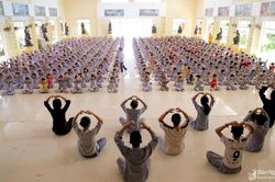 Hàng nghìn thiếu niên Nghệ An trải nghiệm khóa tu mùa hè
