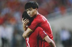 Sút hỏng phạt đền, Công Phượng nhắn fan: 'Hãy luôn ở bên tôi'