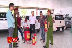 Tiềm ẩn nguy cơ cháy nổ tại các gara, showroom ô tô