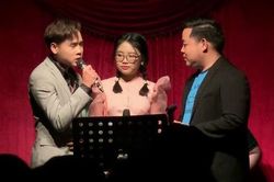 Quang Lê hát 'Con đường xưa em đi' cùng Phương Mỹ Chi và con nuôi mới