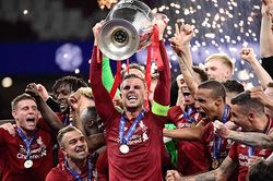 Liverpool: Klopp cần làm gì ở mùa chuyển nhượng?