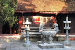 Đền thiêng nơi biên giới