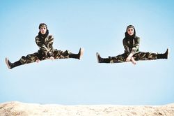 Nữ đặc nhiệm Iran luyện tập