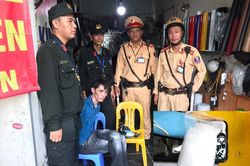 Hà Nội: Thanh niên mang ma túy bỏ chạy khi thấy cảnh sát
