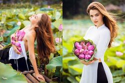 Vẻ đẹp rực rỡ của cô gái nước ngoài bên sen Hồ Tây
