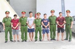Bàn giao bốn đối tượng truy nã đặc biệt cho Công an Trung Quốc