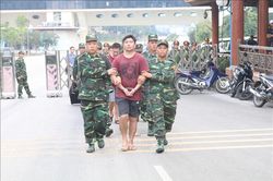 Công an Việt Nam bàn giao 4 đối tượng truy nã cho Trung Quốc