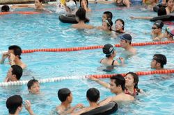 Chuyên gia lưu ý 7 điều để an toàn khi đi bơi ngày nắng nóng