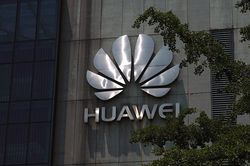 Các công ty công nghệ lớn yêu cầu nhân viên ngừng tiếp cận, trao đổi với Huawei