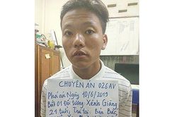 Bắt giữ đối tượng người Lào vận chuyển 30 bánh heroin