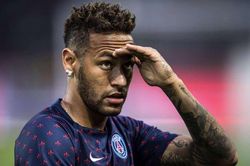 Giá chuyển nhượng của Neymar giảm gần 100 triệu euro