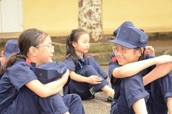 'Mảng tối' khi con tuổi teen tham gia trại hè