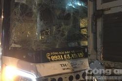 Phóng nhanh, xe giường nằm gây tai nạn liên hoàn trong mưa