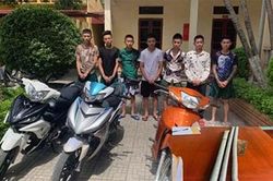 Ngăn nhóm đánh nhau, cán bộ công an xã bị hành hung