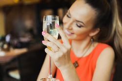 Điều chế rượu vodka từ váng sữa cừu lên men độc đáo