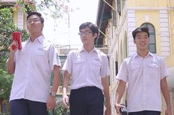 'Chất' như học sinh Sài Gòn, quay MV hát rap chia tay thời áo trắng